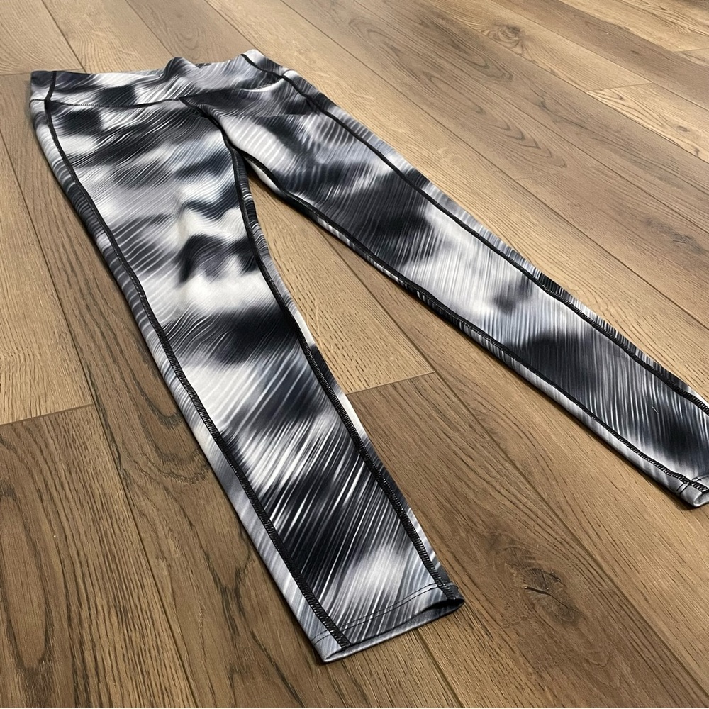 Athleta Chaturanga High Rise Alpine Print Leggings
